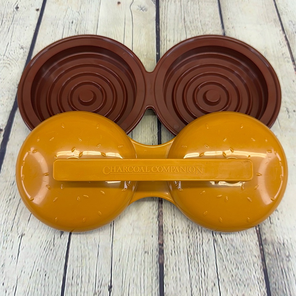 Y2K Charcoal Companion Burger Press in Classic Yellow & Brown (Hamburger/Grill)